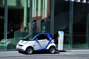 Elektroauto an der Ladestation. Foto: Stadtwerke Ulm.