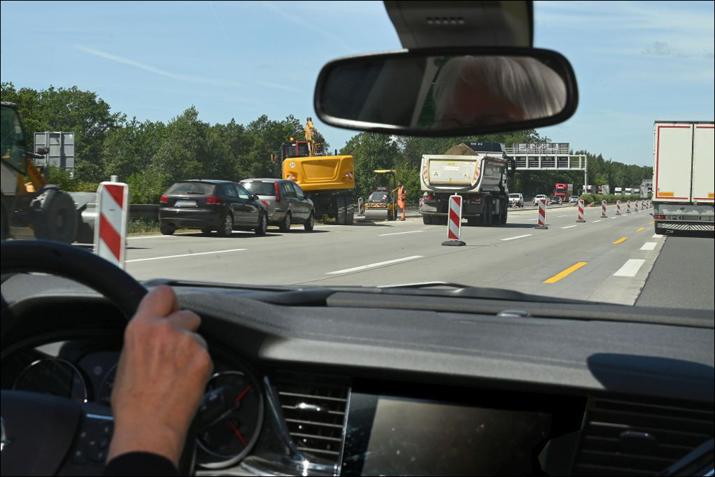 Unfall Auf Der Autobahn: Alarmstufe Rot Beim Aussteigen - Unfall-Magazin